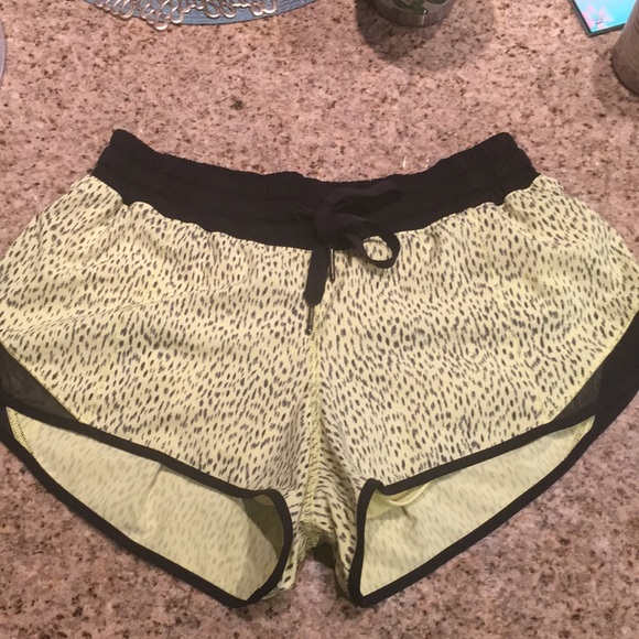 lululemon athletica Pants - Yellow and black printed lulu bitty hot shorts